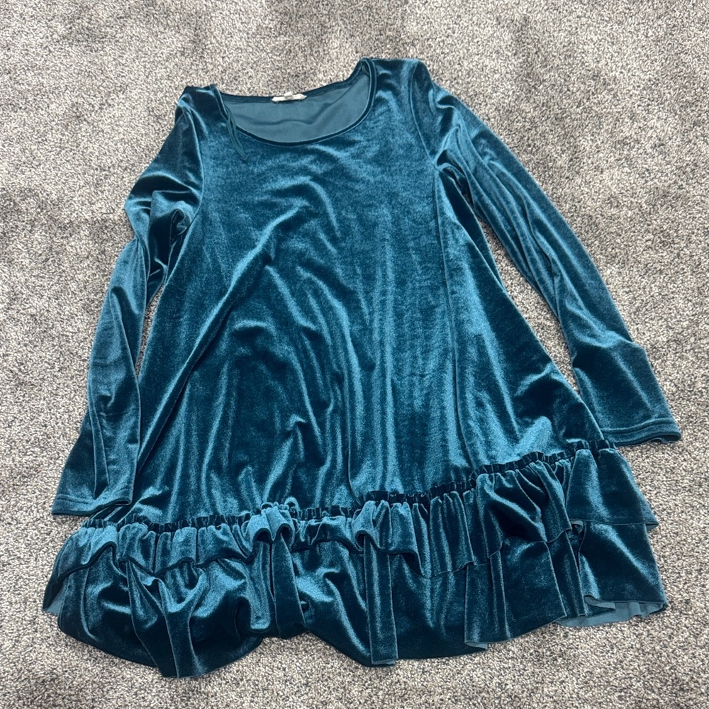 Easel Teal Velvet Ruffle Hem Top